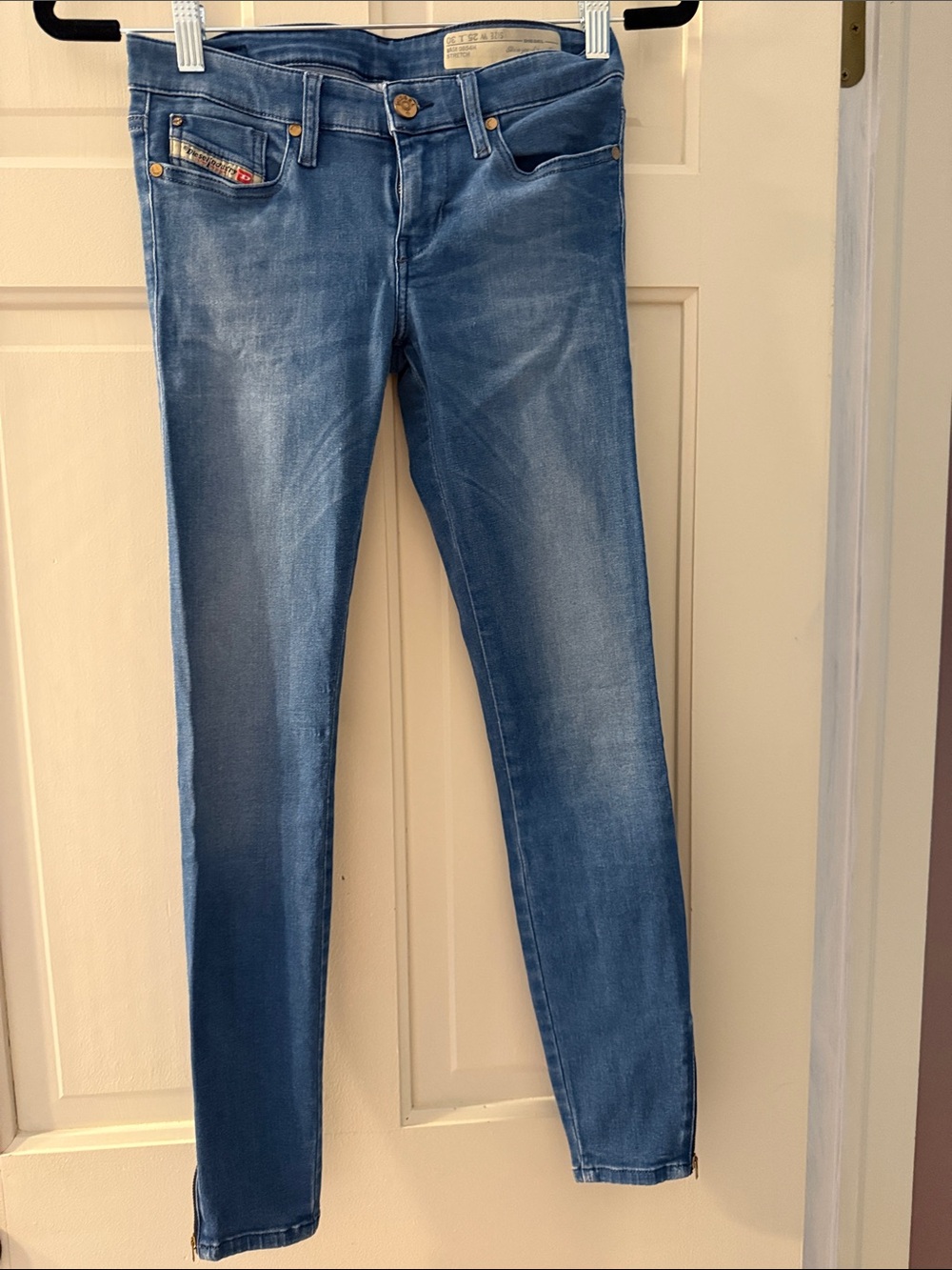 Diesel women ankle skinny jeans.